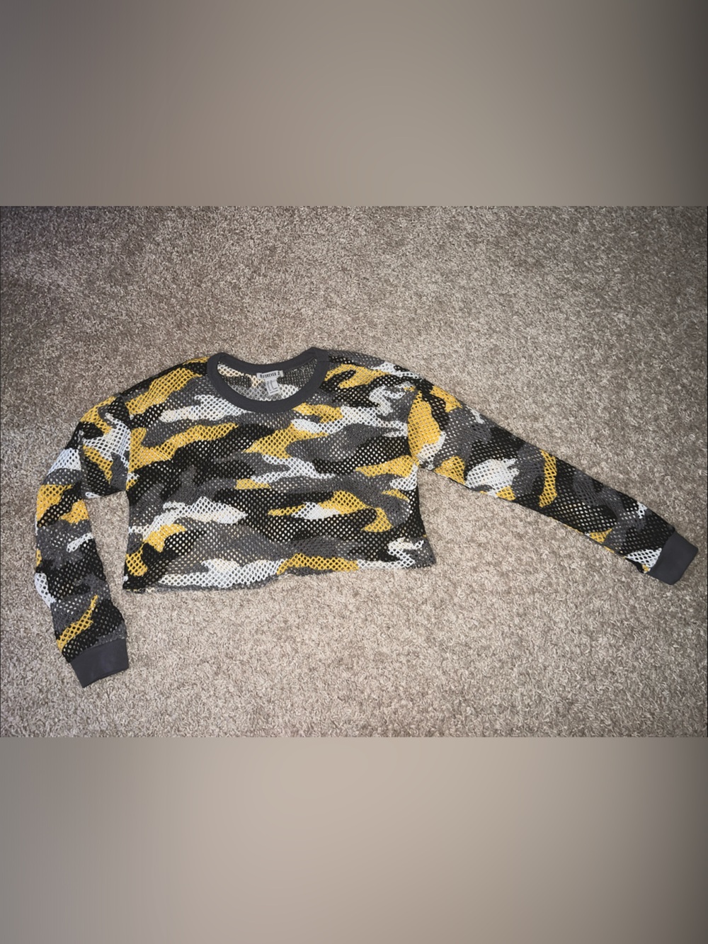 Forever 21 Kids Yellow, Black & Gray Camo Mesh Cropped Top